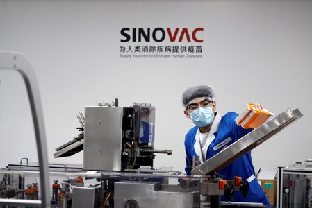 Experts approve Sinovac COVID-19 vaccine for health workers