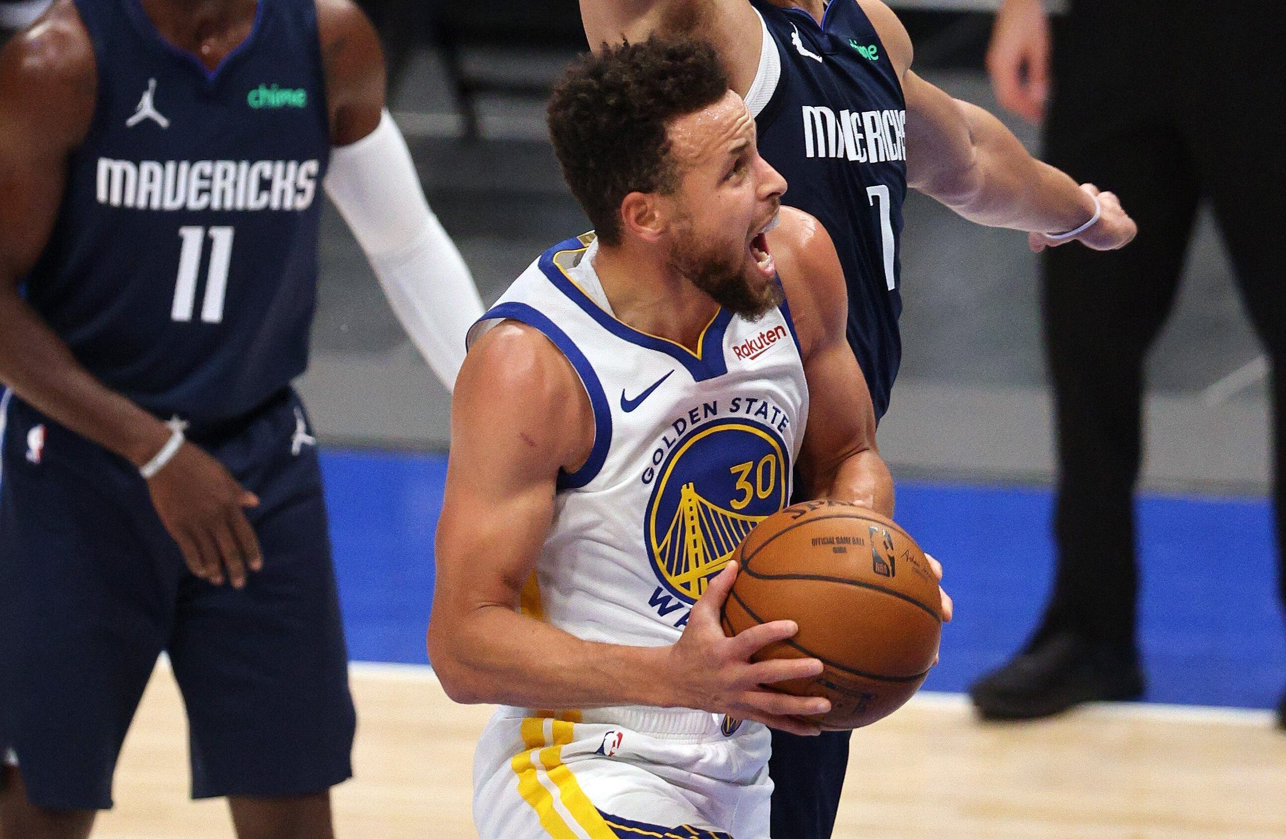 Warriors complete road trip with win over Pacers