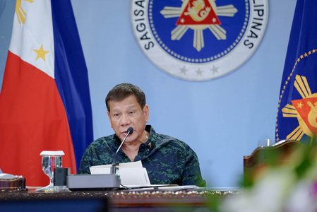 Duterte raises Hague ruling in meeting with Chinese envoy