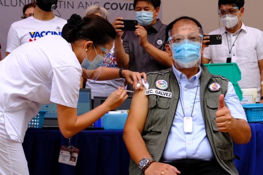 LIST: PH gov’t officials, experts legally vaccinated against COVID-19