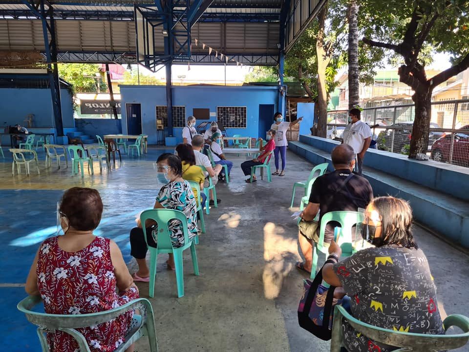Metro Manila LGUs begin vaccinating elderly population vs COVID-19