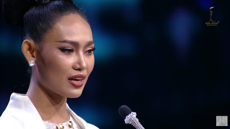 Myanmar’s Han Lay stands for democracy at Miss Grand International 2020 finals show