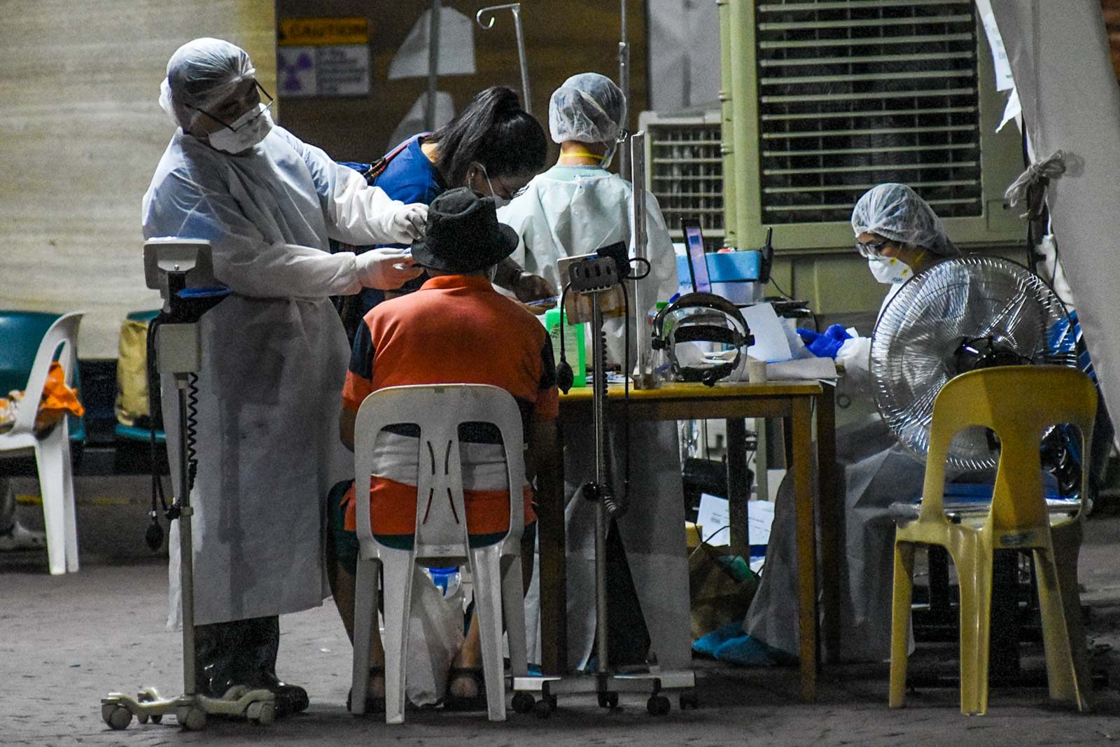 Metro Manila ICU capacity now ‘high-risk’ as COVID-19 surge continues