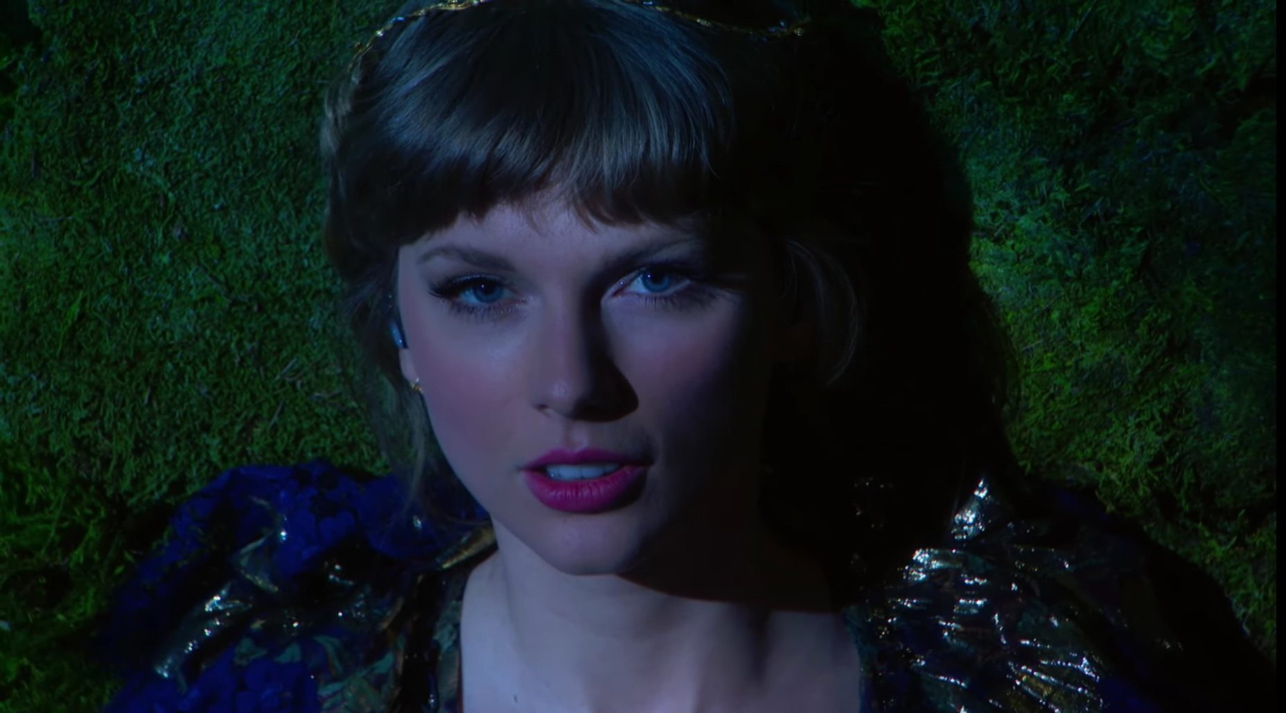 WATCH: Taylor Swift performs ‘folklore,’ ‘evermore’ medley at 2021 Grammys