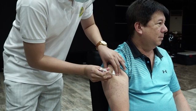 DILG orders 5 mayors to explain why they cut COVID-19 vaccine line