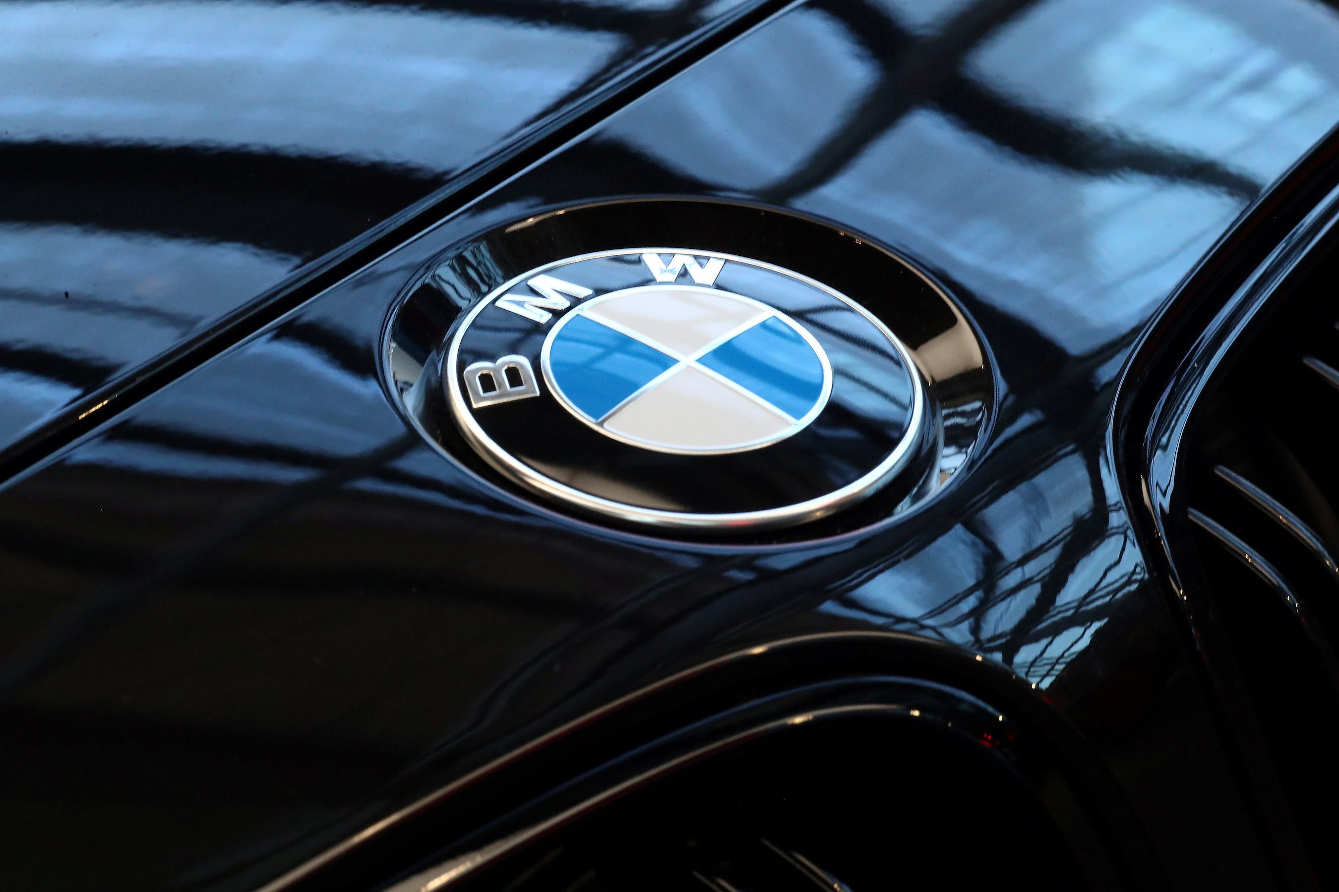 BMW says wind at its back after pandemic dents 2020 profit