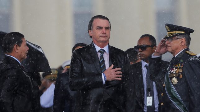 Bolsonaro fires defense minister, to replace 3 resigning military chiefs in reshuffle
