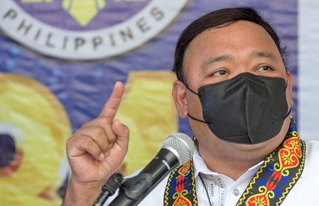 Roque tussles with Carpio on debate topic, wants to take on Robredo too