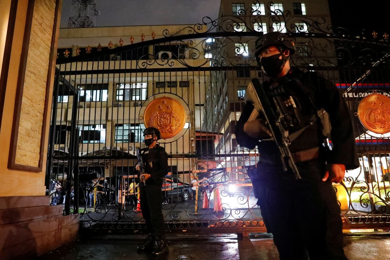Indonesian police shoot dead female attacker in gunfire exchange at police HQ