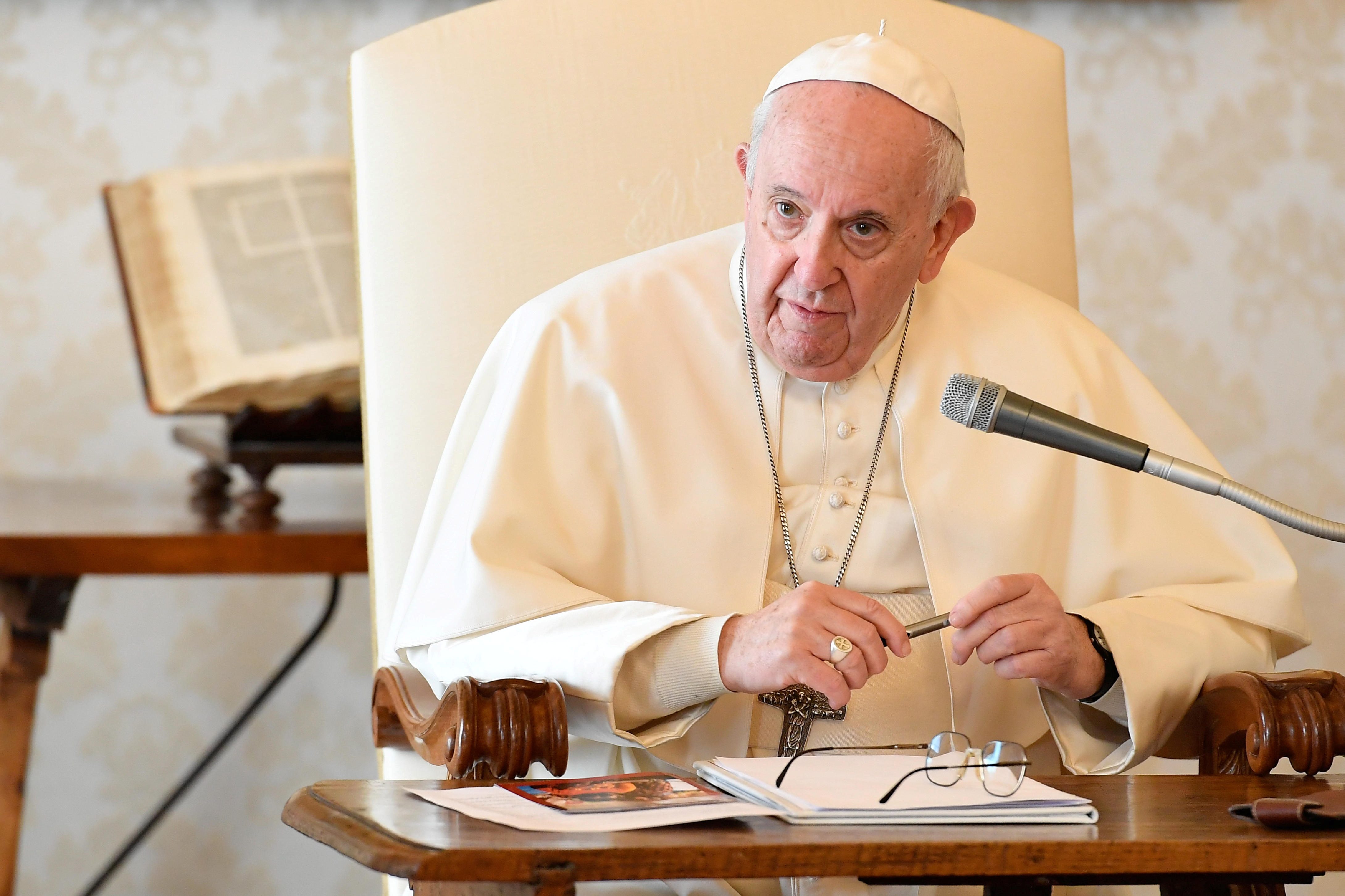 Pope, menggunakan Shakespeare, menyerukan perubahan iklim