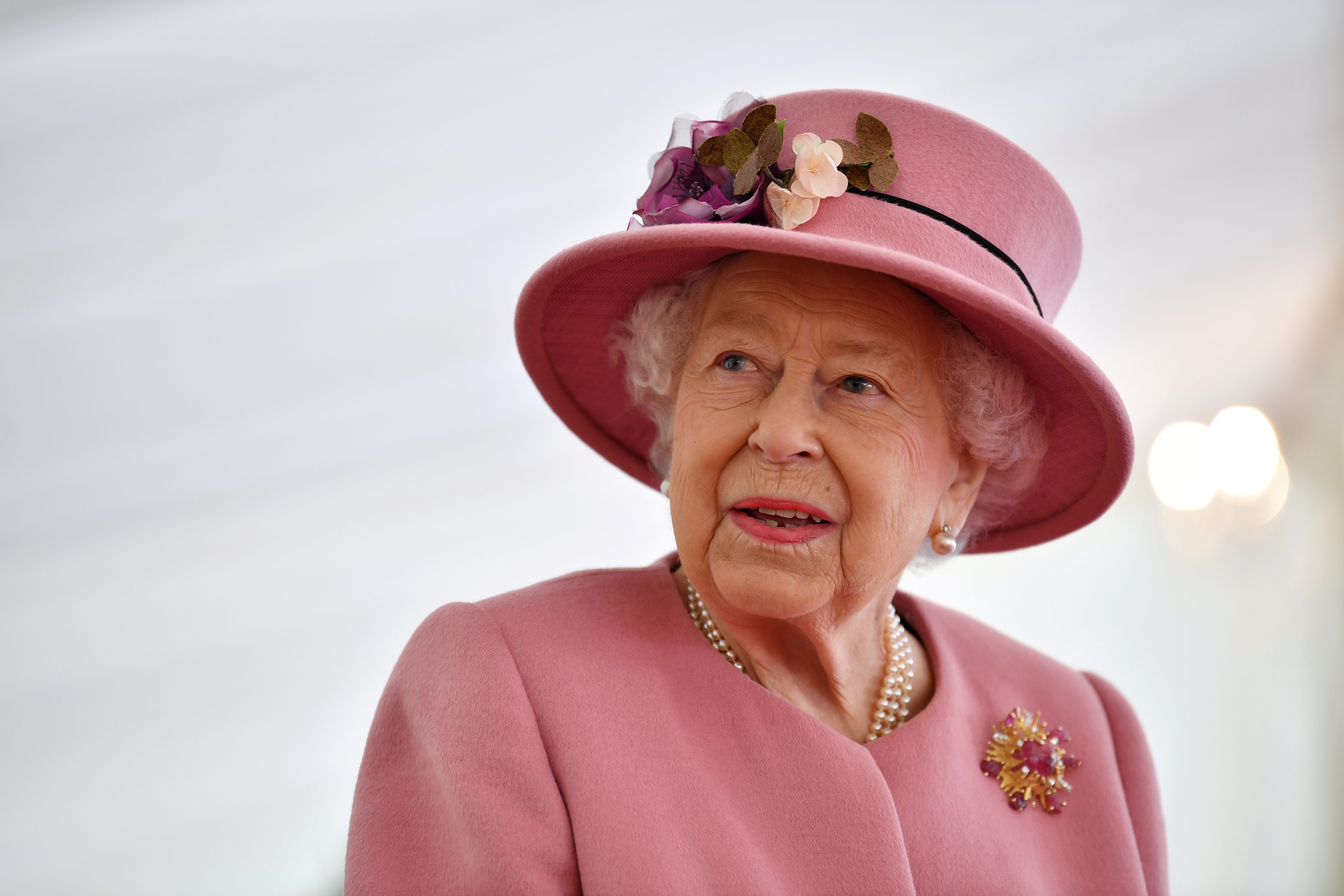 UK’s Queen Elizabeth returns to public duties after lockdown