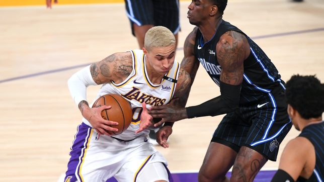 Lakers hold off new-look Magic