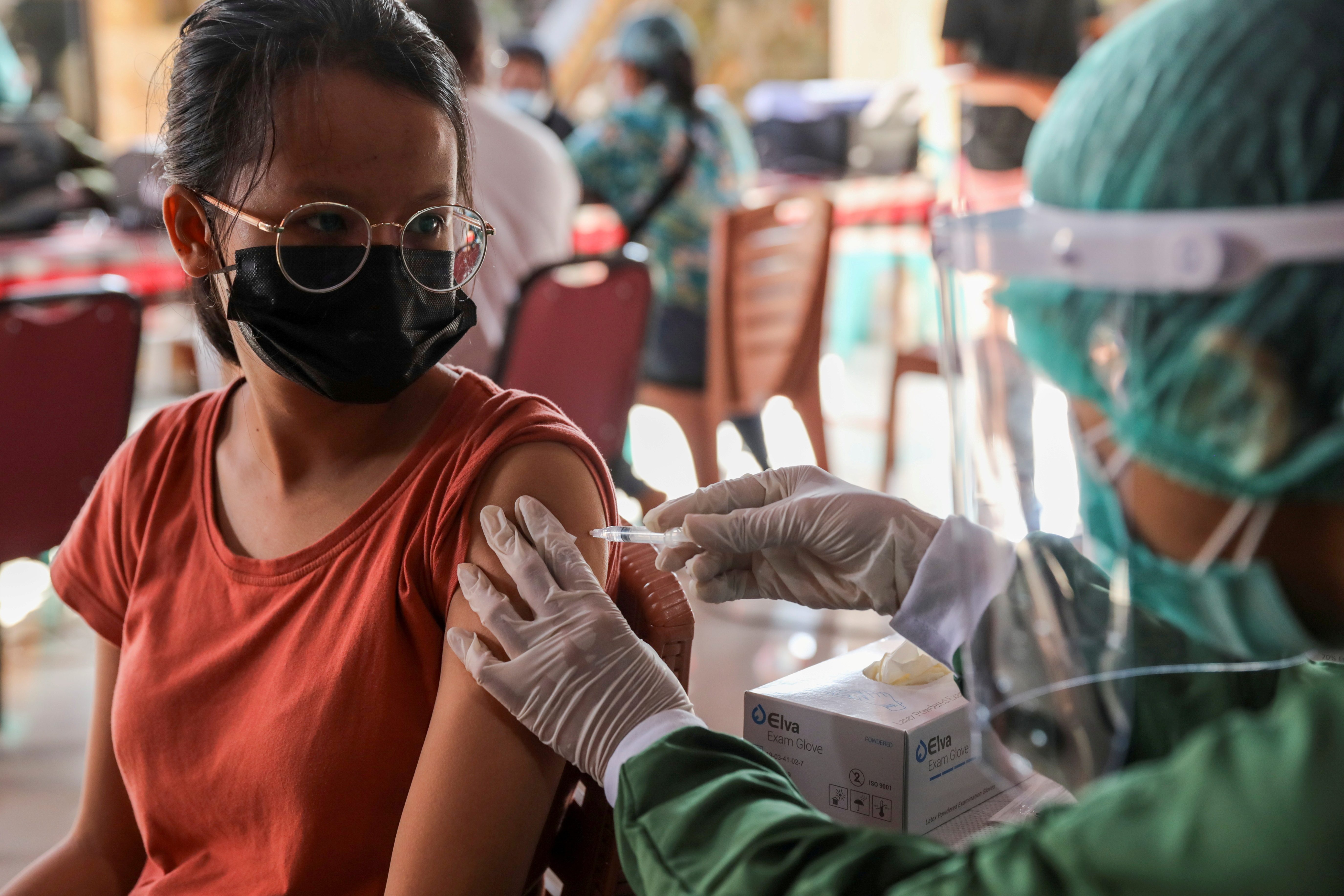 Indonesia sees vaccination slowdown as India delays shipments