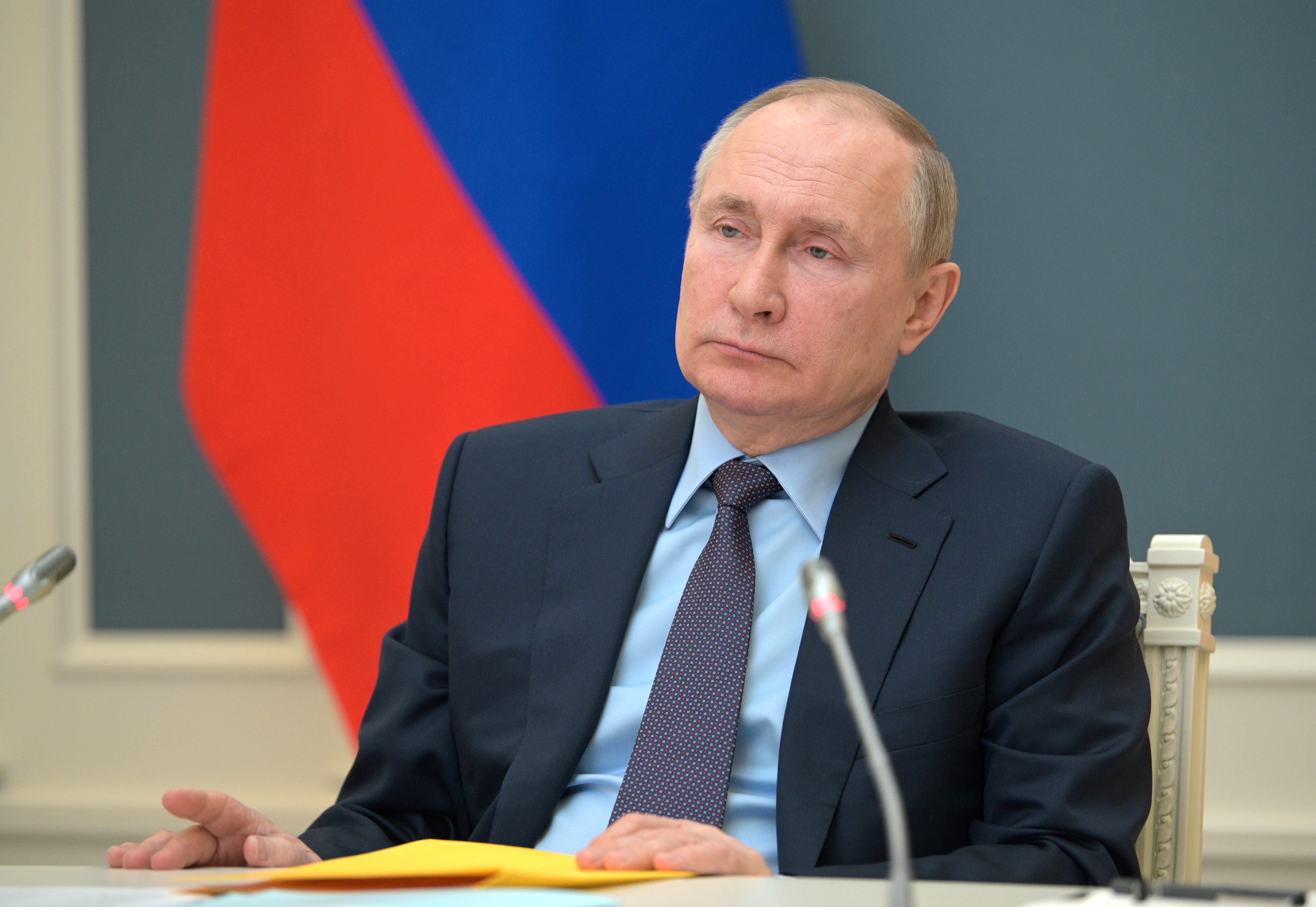 Vladimir Putin self-isolates after COVID-19 detected in entourage – Kremlin