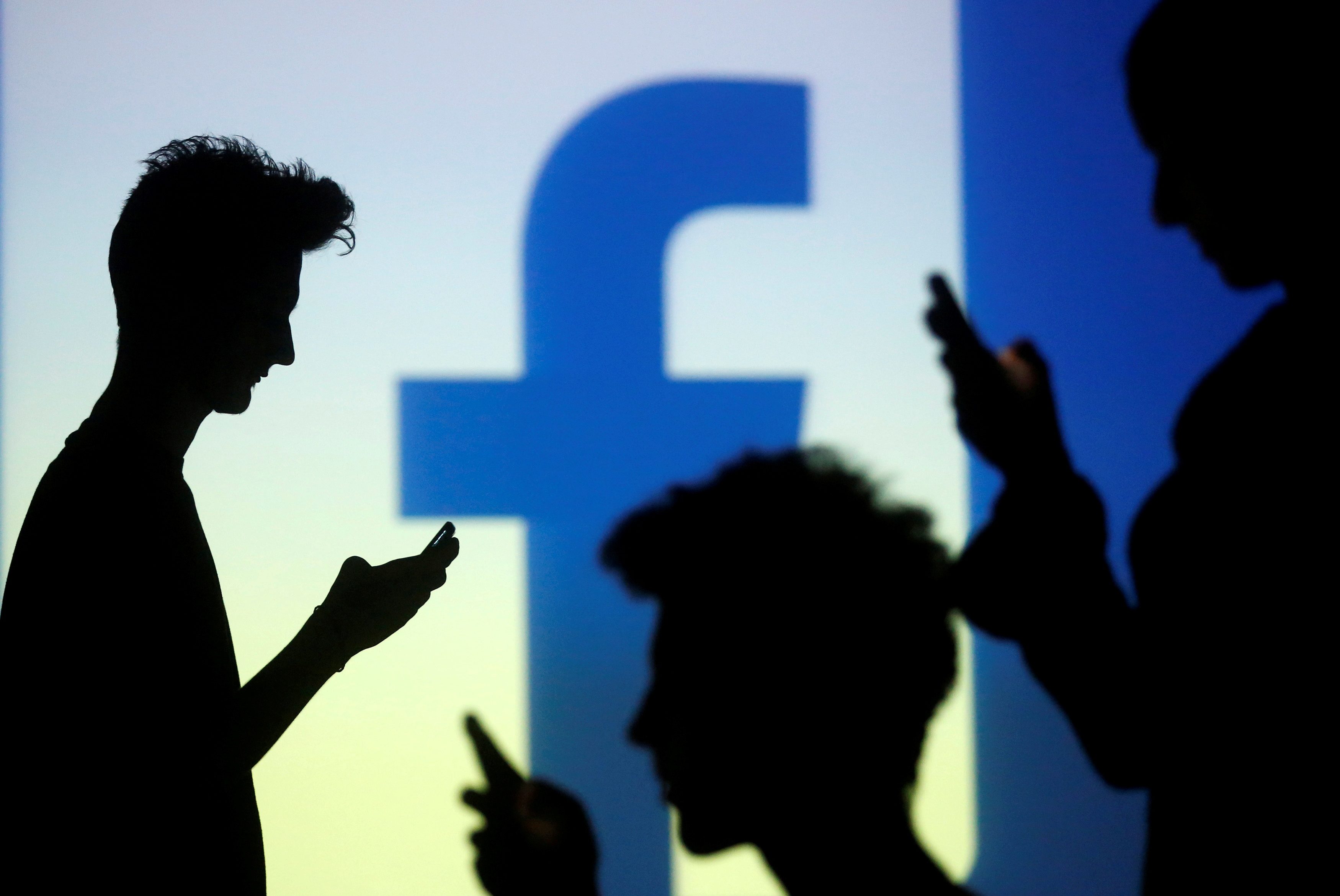 Facebook looks for user feedback on news feed preferences, rankings