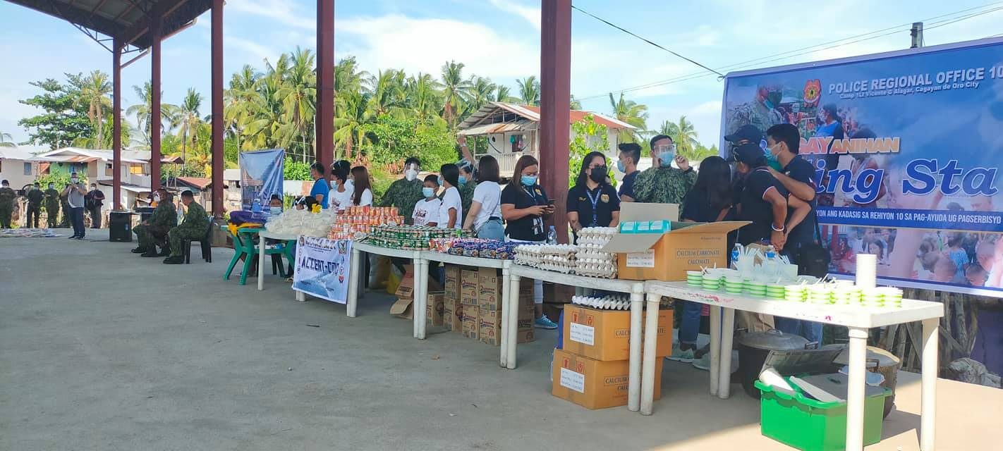Cagayan de Oro police put up pantries with assigned recipients