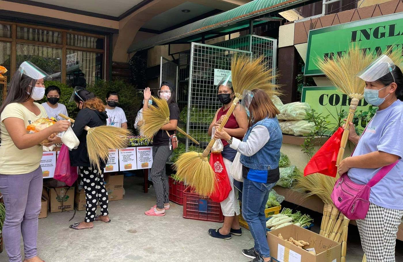 PNP orders probe into police’s red-tagging of community pantries