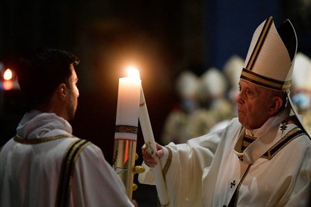 Pope, at Easter Vigil, hopes for post-pandemic rebirth