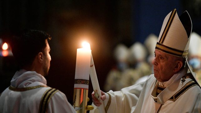 Pope, at Easter Vigil, hopes for post-pandemic rebirth
