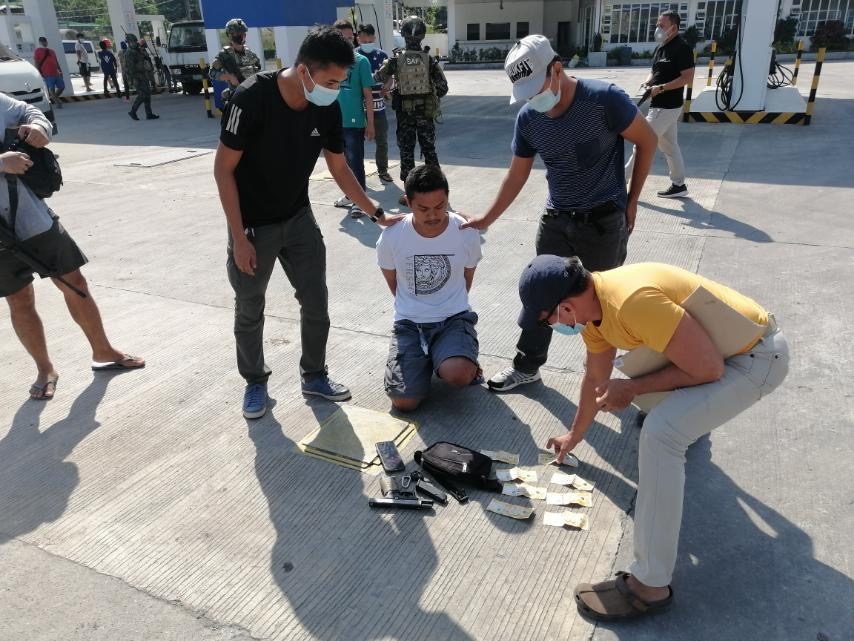 Cagayan policeman arrested for extorting ‘sabungeros’