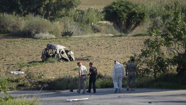 Maltese journalist who accused government of corruption killed by car bomb