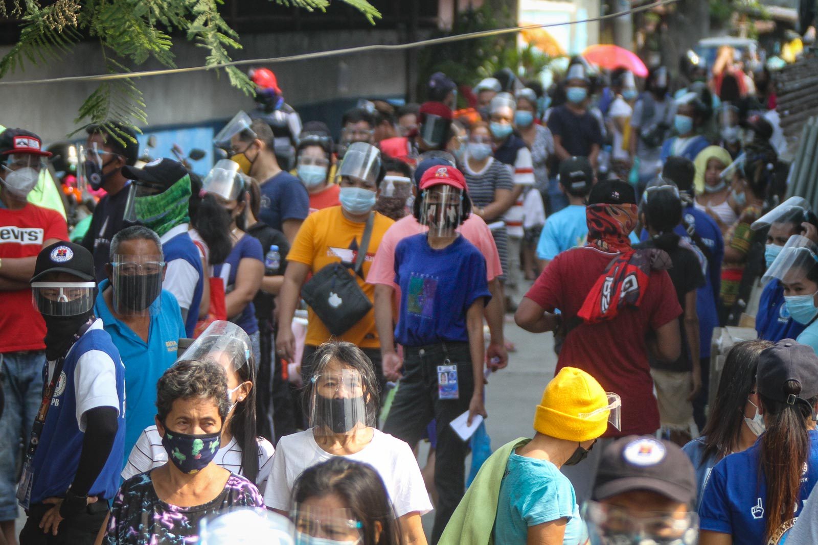 11.4 million Filipino families consider themselves poor – SWS