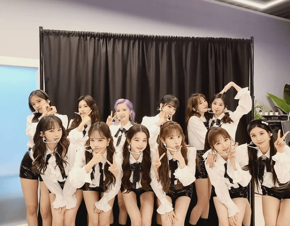 IZ*ONE releases ‘Parallel Universe’ special video