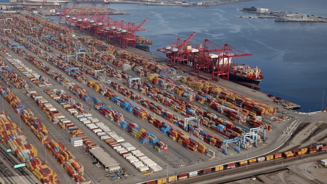 US trade deficit narrows in April 2021 as imports fall