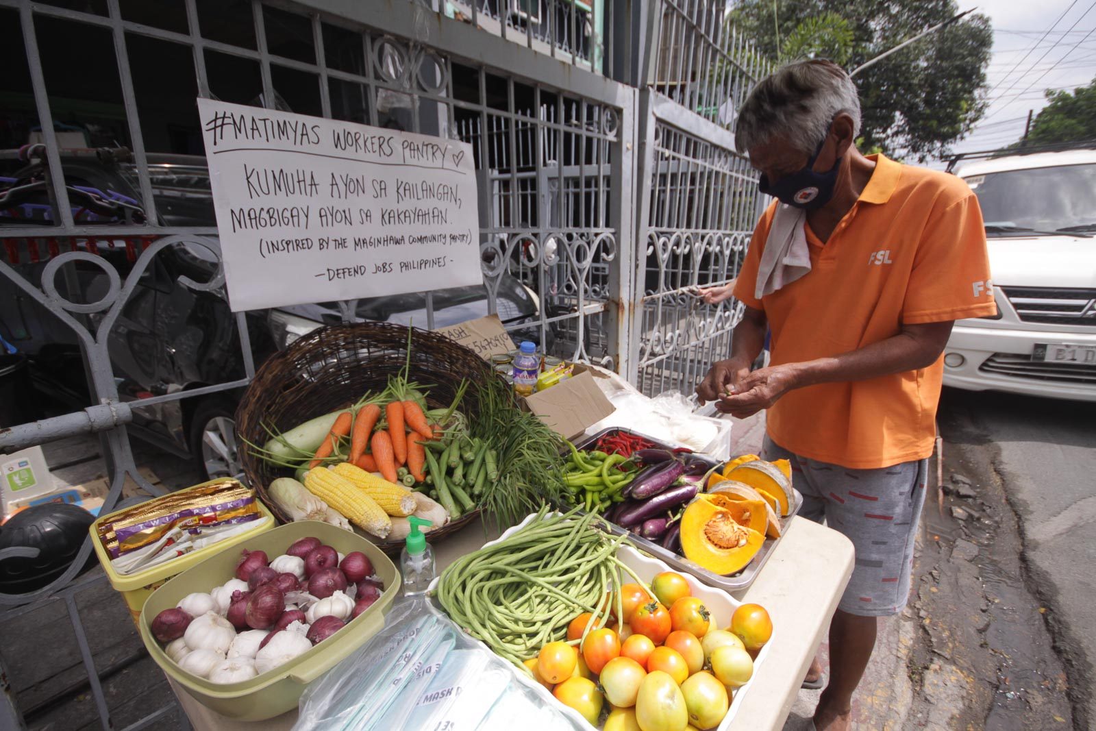 DILG says community pantries reflect ‘bayanihan’ as red-tagging fears grow