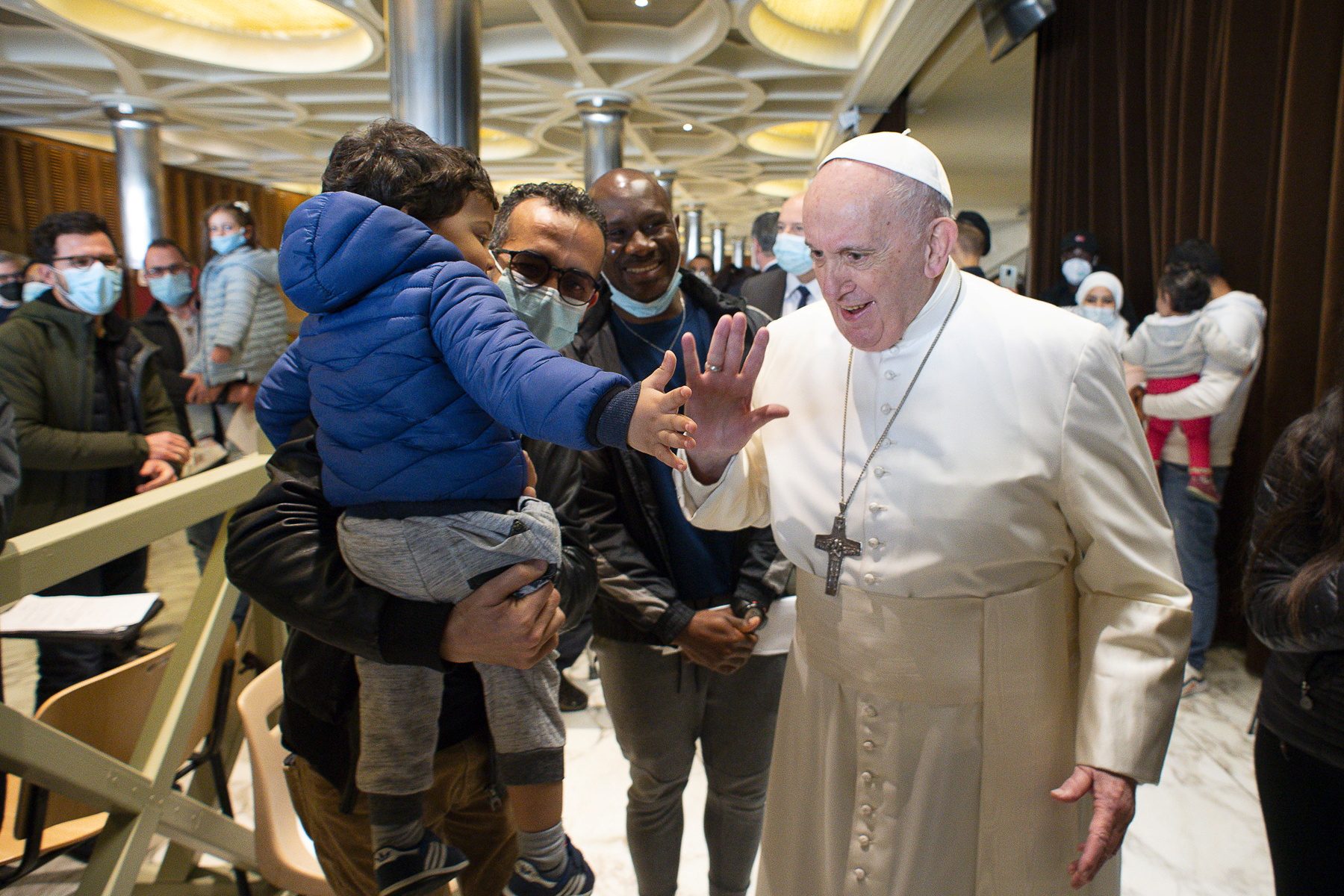 Rome homeless get free COVID-19 shots – and a visit from the Pope