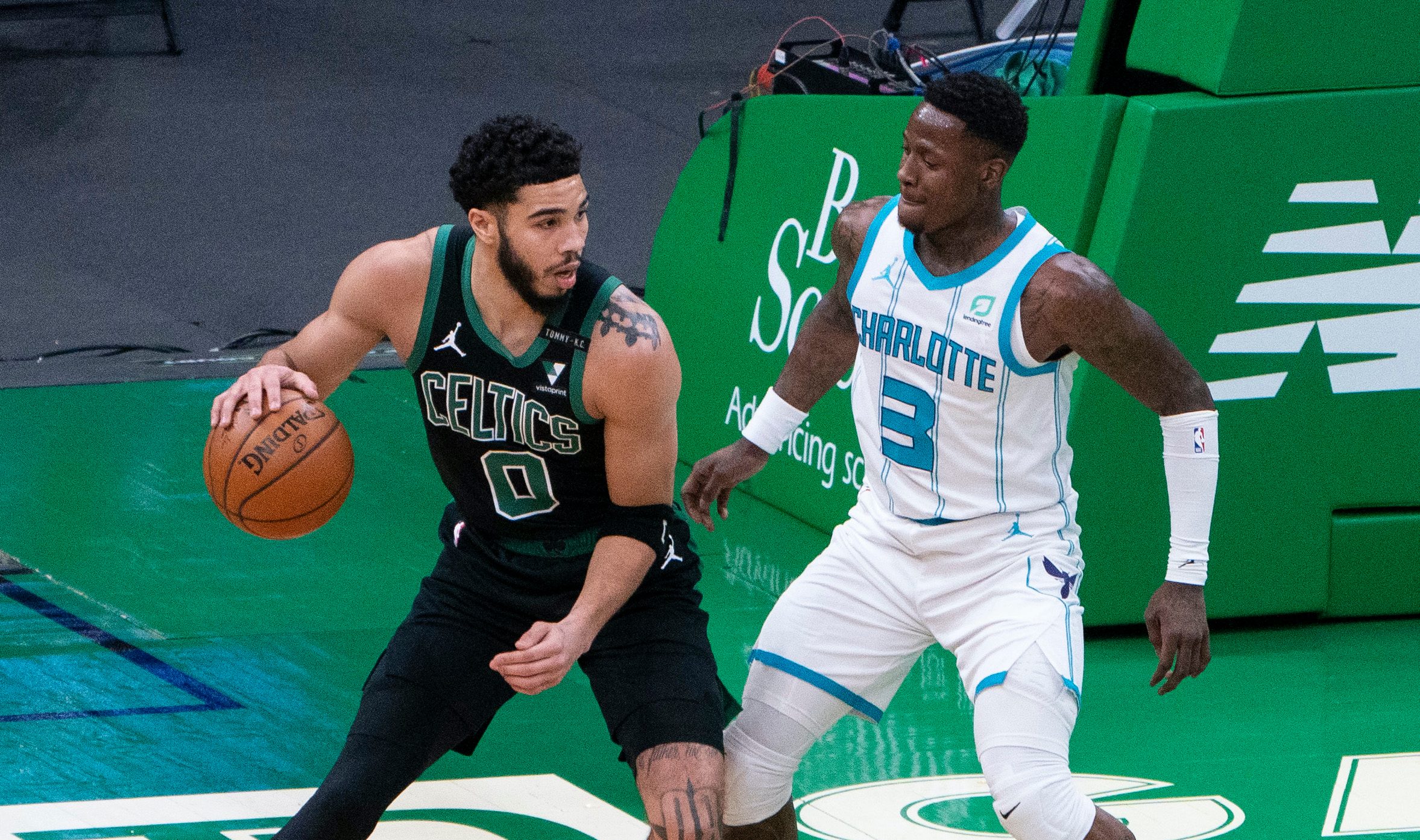 Tatum leads group effort as Celtics top Hornets