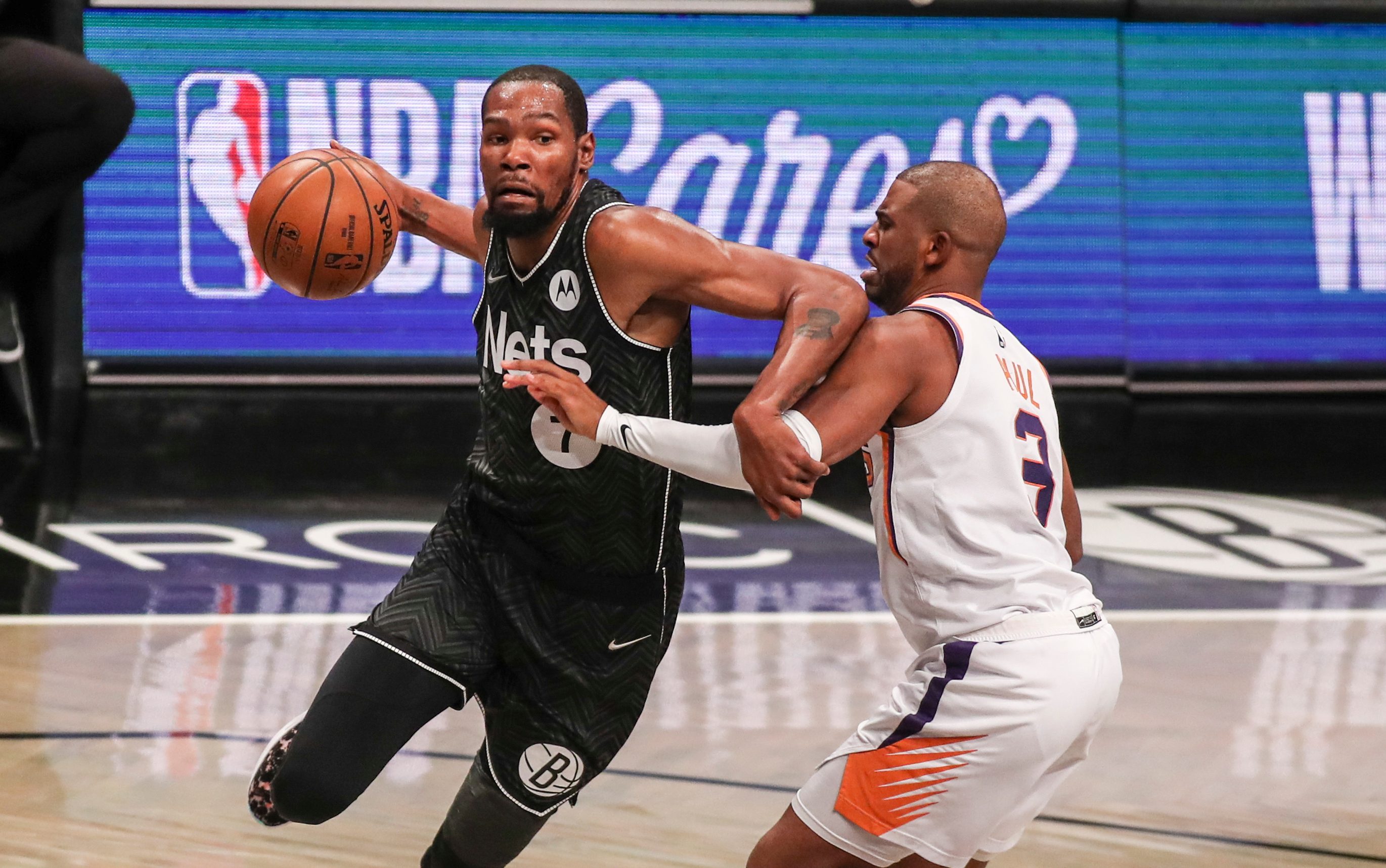 Irving, Durant lead Nets past Suns