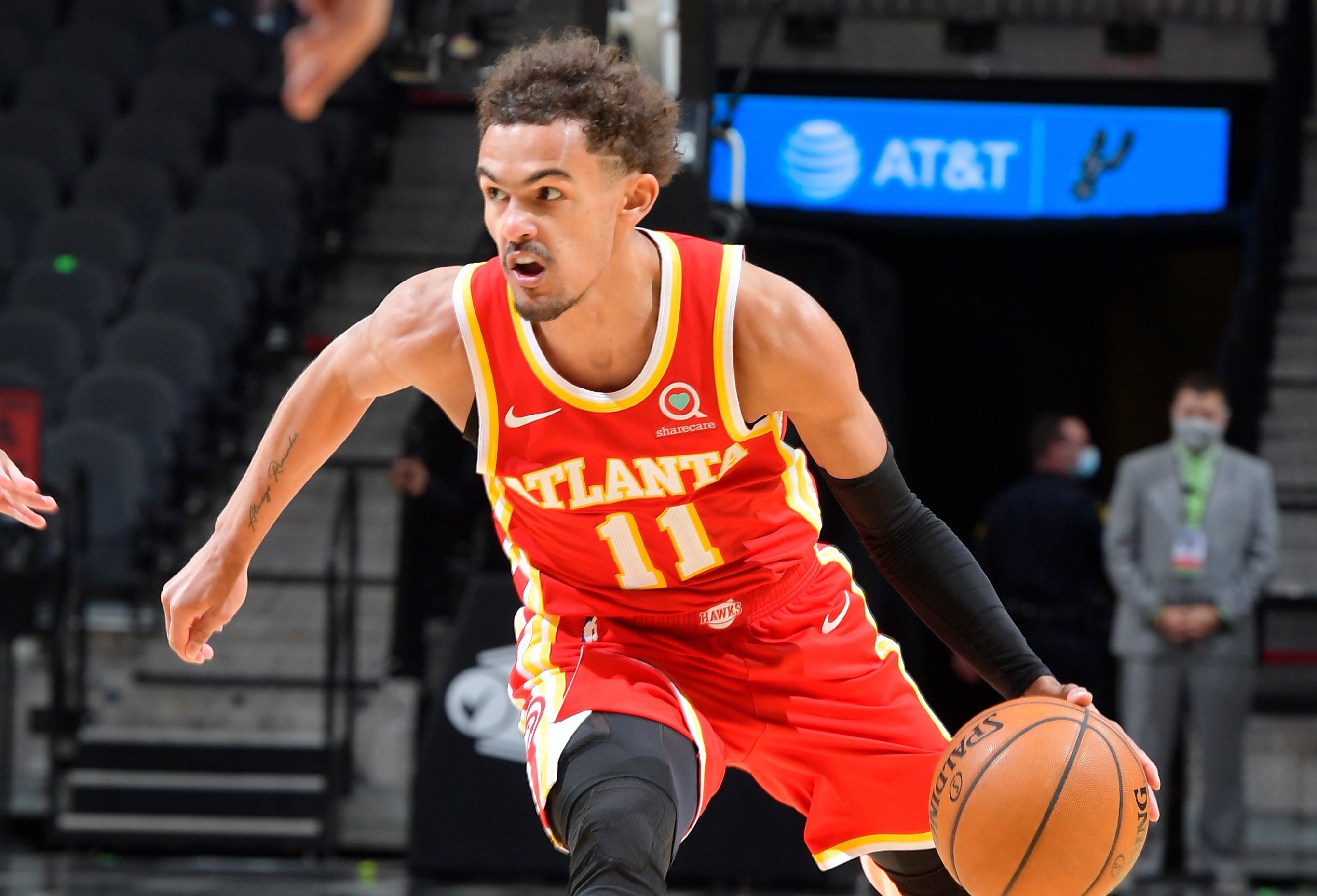 Trae Young heroics propel Hawks to 2OT win vs Spurs