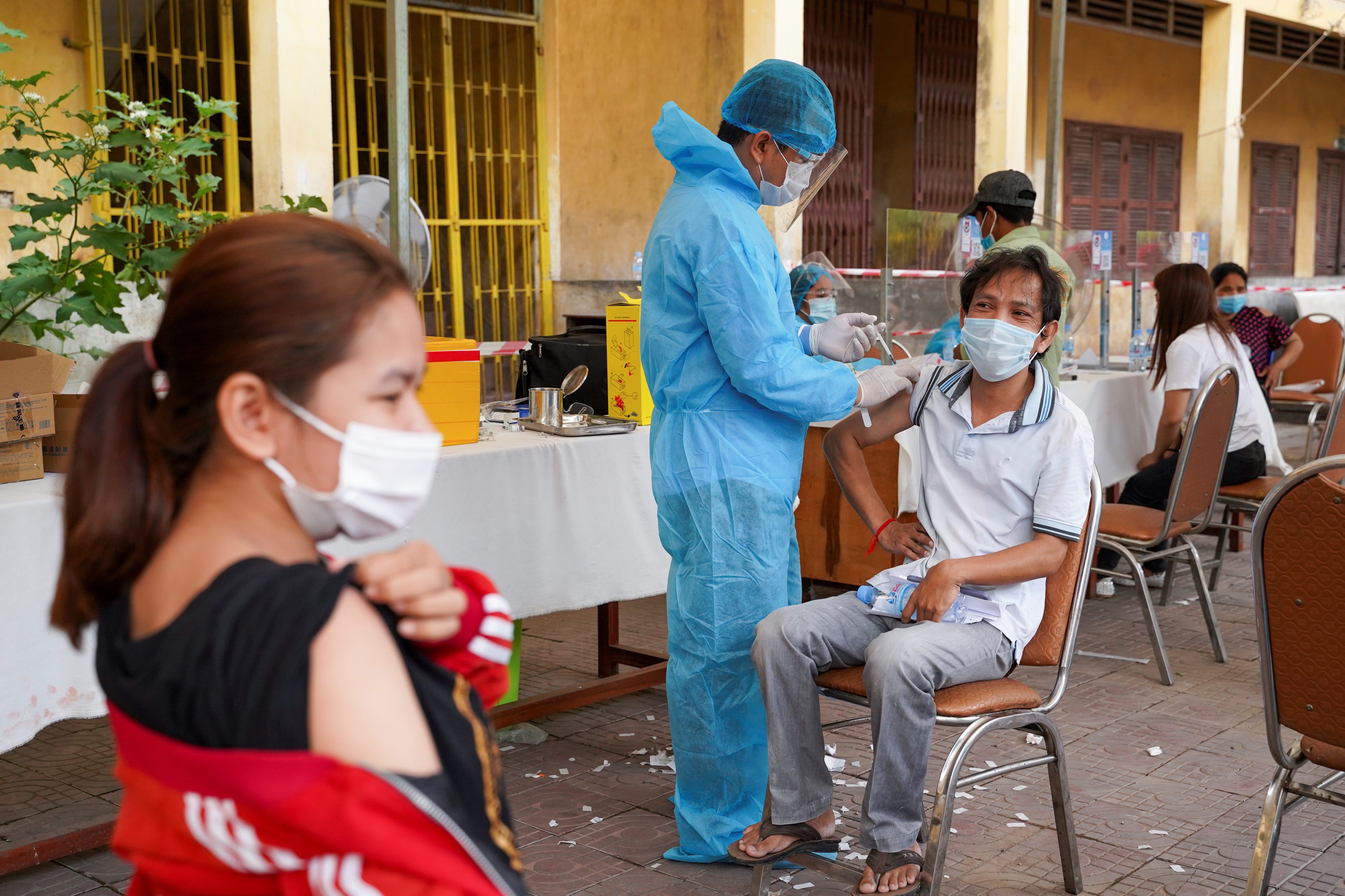 Cambodia drafts in army to speed up COVID-19 vaccinations