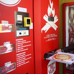 This Laguna café serves pizza in reusable tampipi boxes