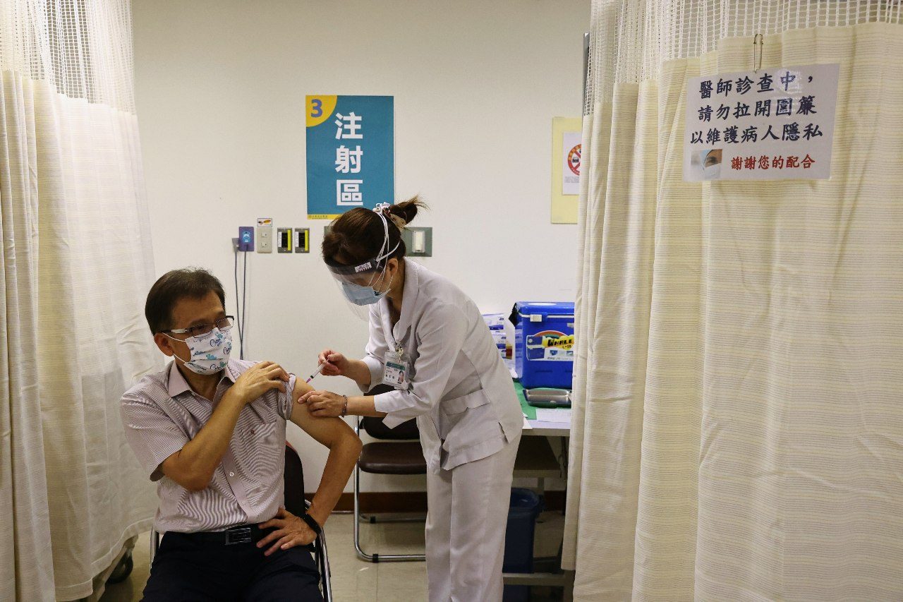 Taiwan targets COVID-19 vaccination for 60% of population by October