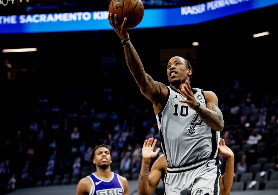 Spurs down Kings, enhance play-in chances