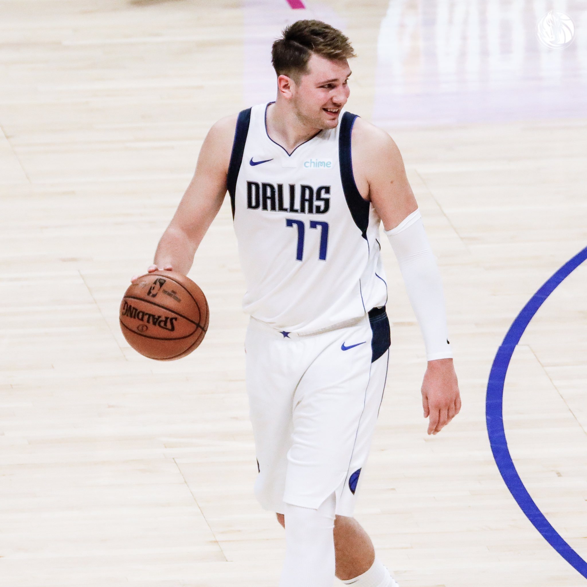 Doncic, Finney-Smith carry Mavericks past Clippers