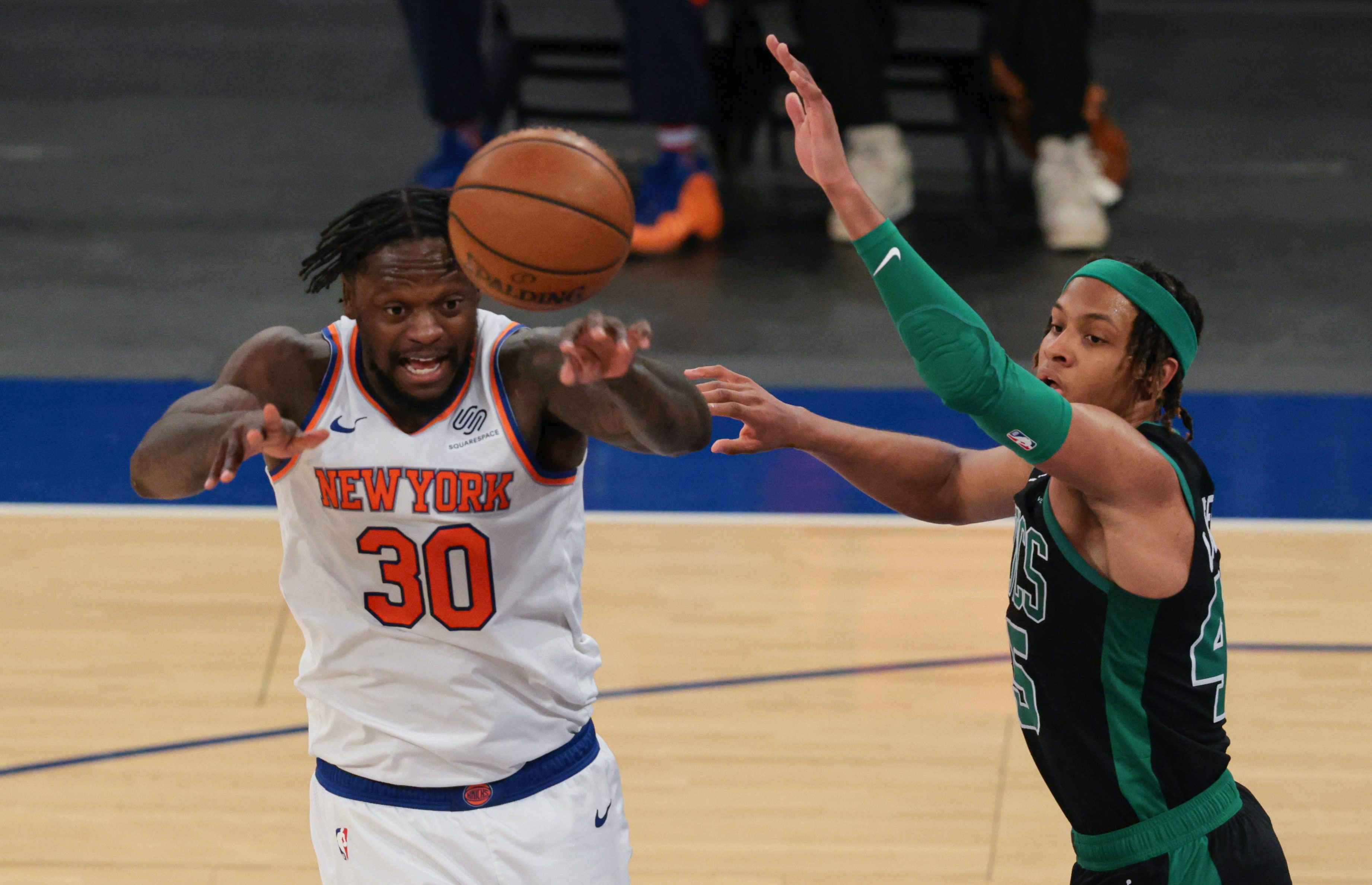 Knicks edge Celtics to nail No. 4 seed in East