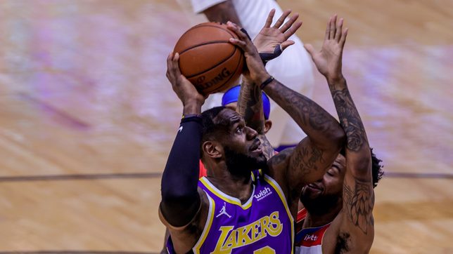 Lakers drop to play-in round, to face Warriors for playoff spot
