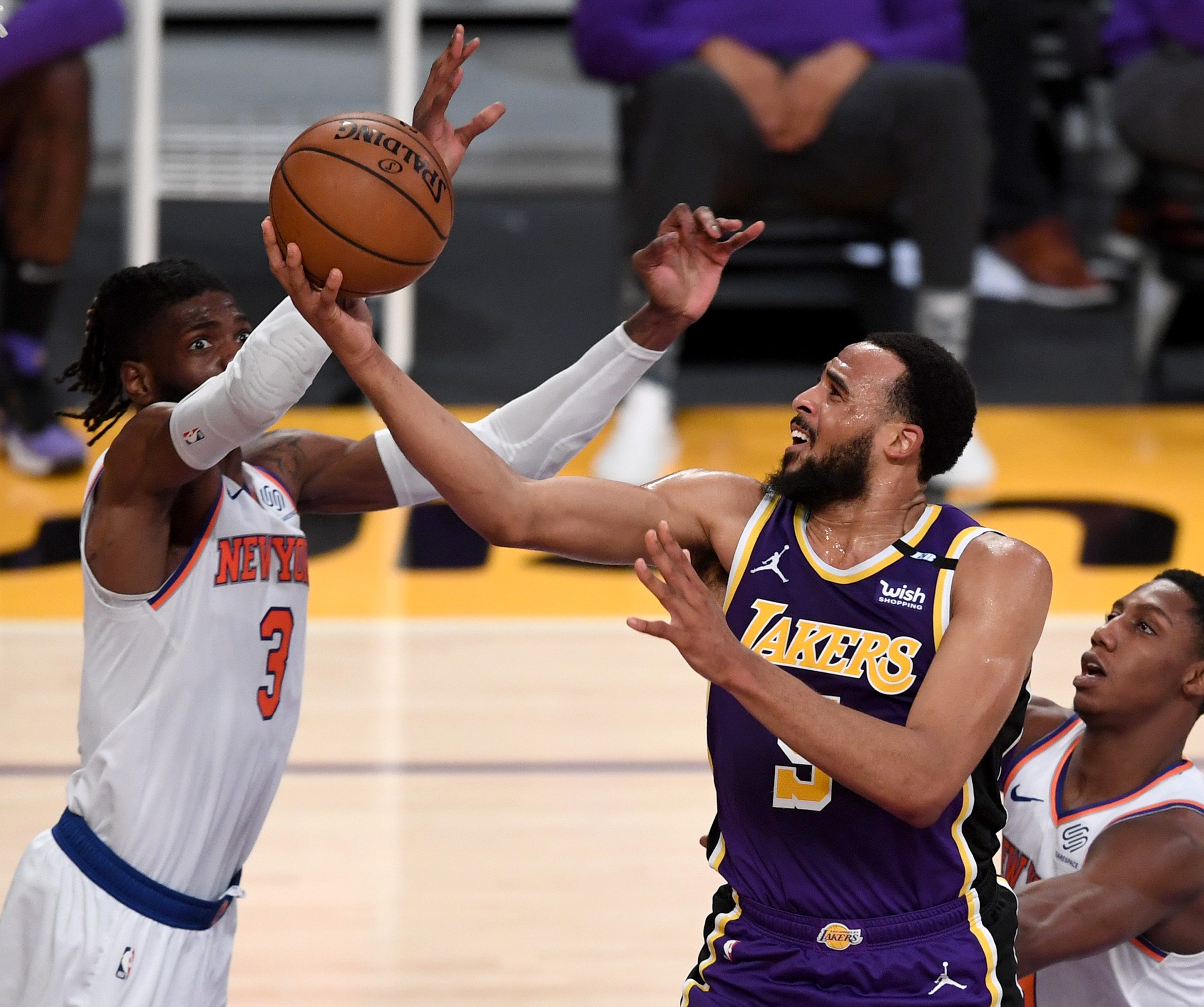 Talen Horton-Tucker thrives in OT as Lakers nip Knicks