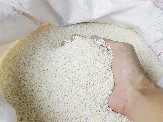 Duterte signs EO lowering tariffs on imported rice