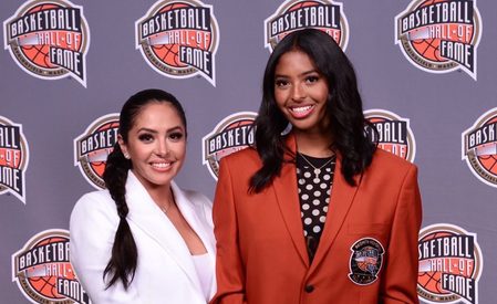Vanessa, Natalia Bryant stand in for Kobe in Hall of Fame enshrinement