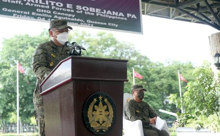 Ex-army chief Faustino named AFP chief of staff, 10th under Duterte