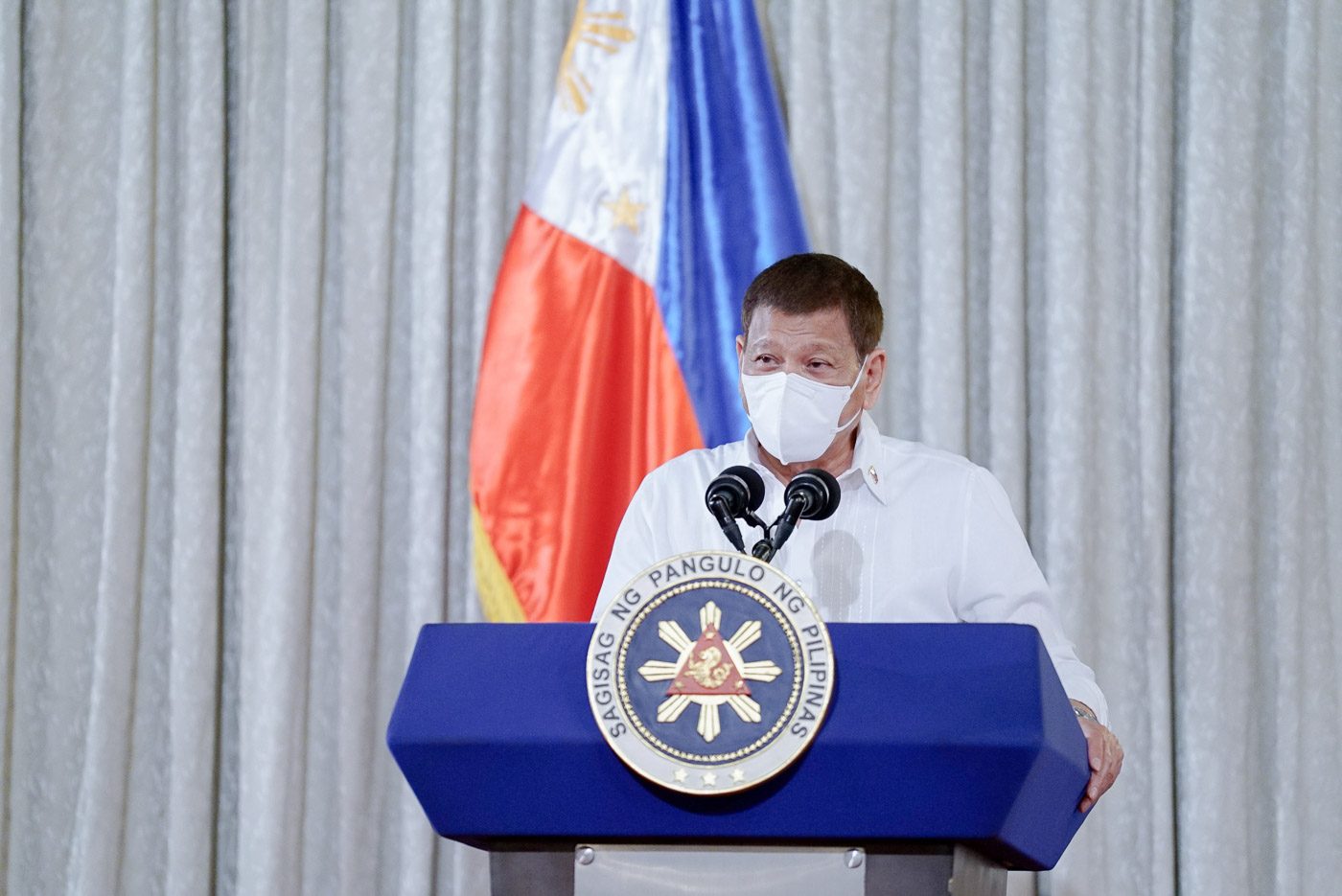 Duterte calls Aquino sisters Kris, Ballsy to offer condolences