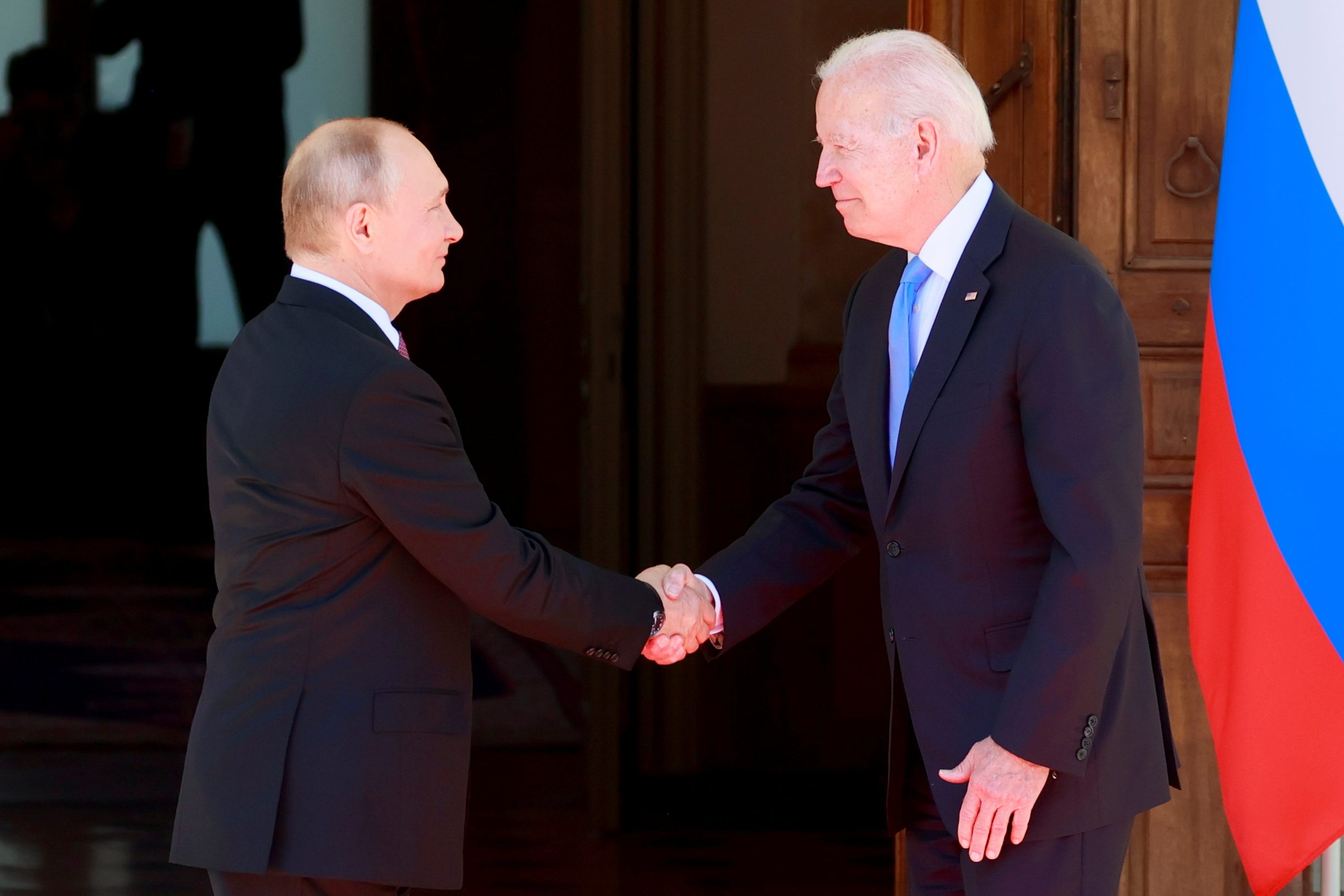 Biden and Putin to speak as Ukraine warnings mount