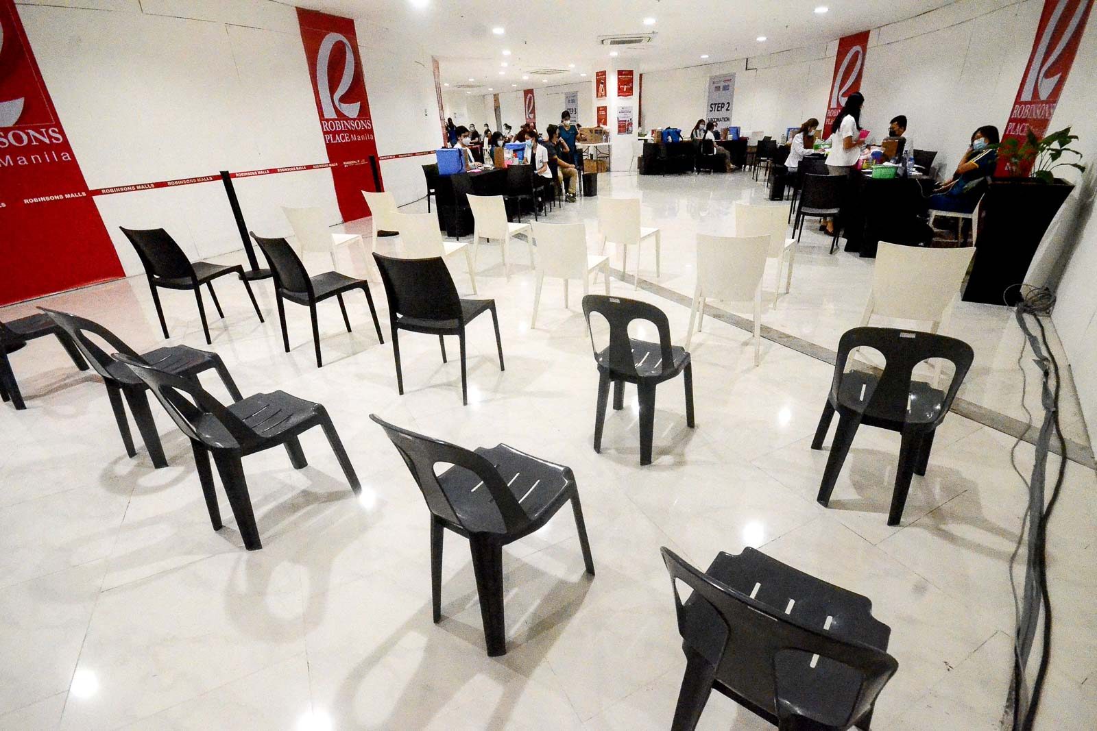 Manila scraps ‘no walk-in’ policy after low vaccination turnout