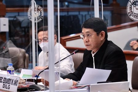 Año to Cebu governor on OFW quarantine: Nat’l gov’t policies trump local laws