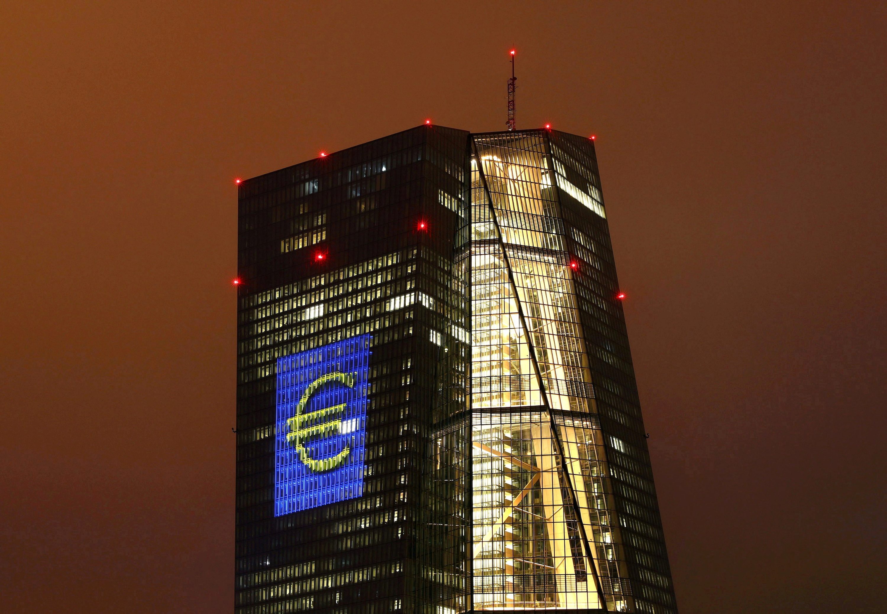 ECB lifts recovery outlook but keeps ‘steady hand’ on stimulus