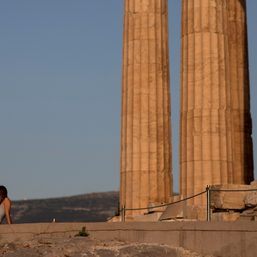 Greece offers its young people cash and phone data to get COVID-19 shots